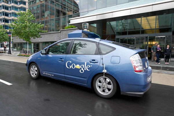 谷歌拟与厂商沟通将无人驾驶技术引入市场