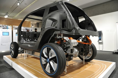 宝马i3工厂探班记：汽车制造迎来“塑料时代”